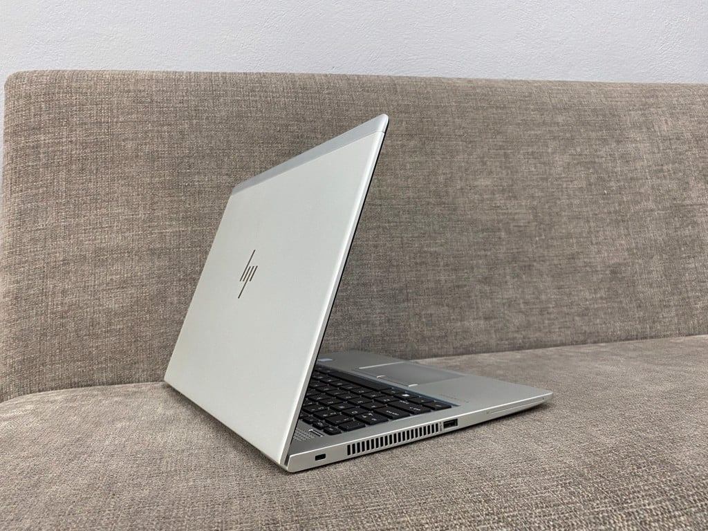 [{"lang_code":"vi","content":"Laptop HP  830 G5 (Core i7- 8550U \/ Ram 8GB \/ SSD 256GB - M\u1edbi 99%"}]