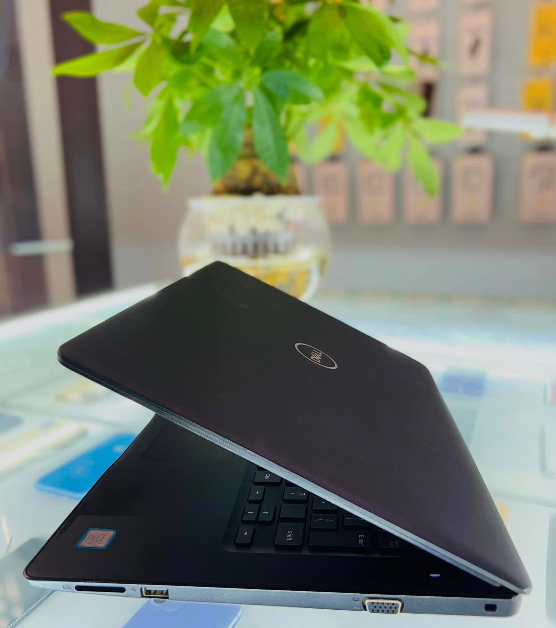 [{"lang_code":"vi","content":"M\u00e1y t\u00ednh Laptop Dell Latitude 3490 Core I5 Ram 8Gb\/128Gb"}]